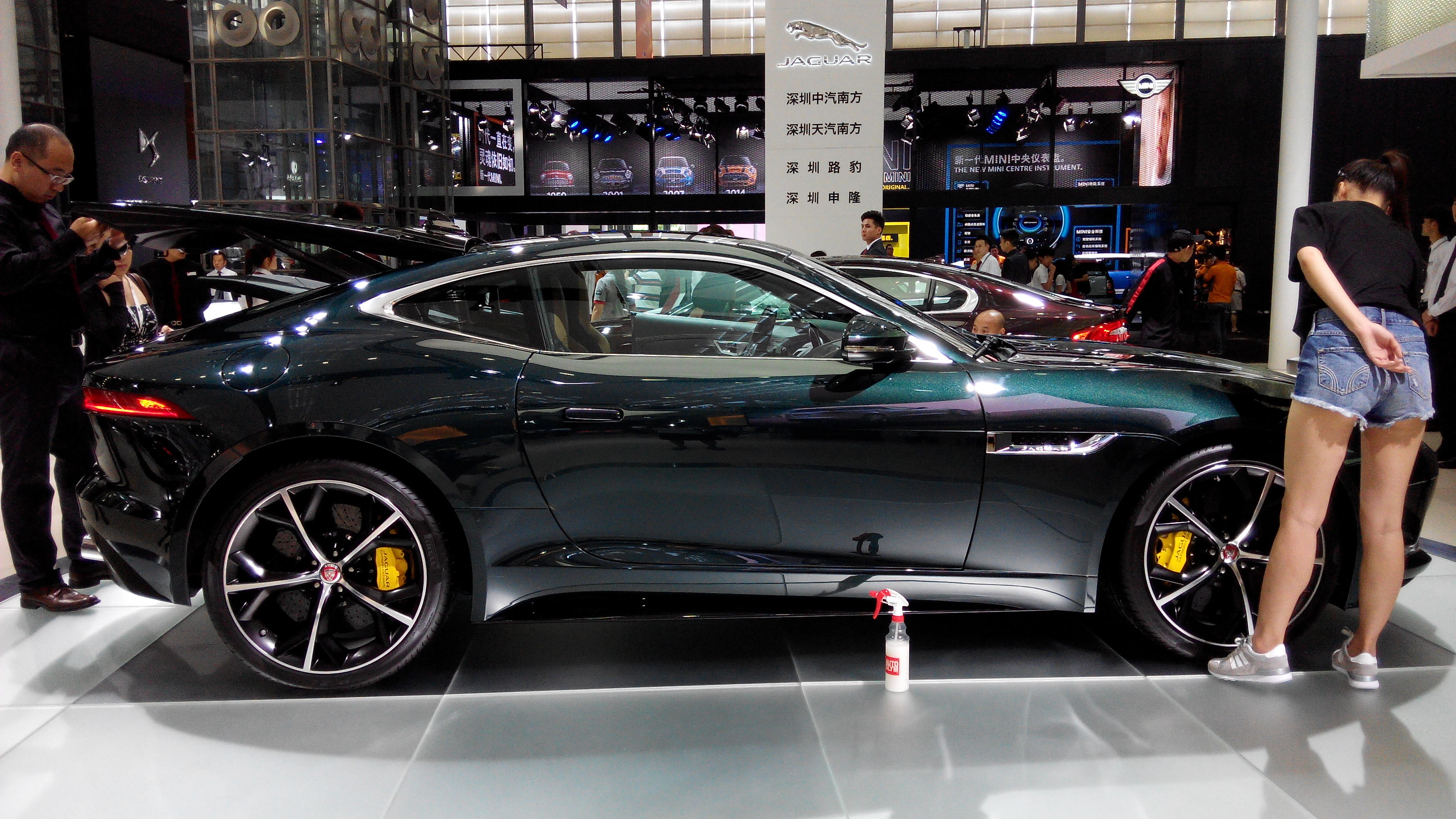 /upload/news/JLRSZCARSHOW2014/A14.JPG